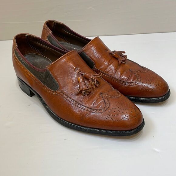 VINTAGE‎ FLORSHEIM WING TIP TASSEL LOAFERS IN BROWN LEATHER - Picture 1 of 8